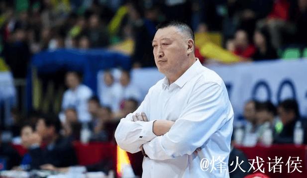 广州男篮官宣杨学增担任主教练 接替郭士强 广州男篮官宣杨学增担任主教练 接替郭士强